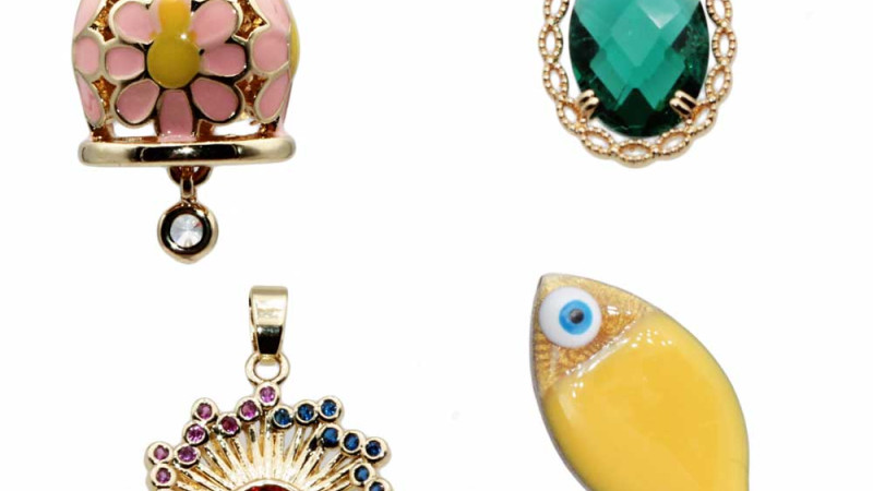 Charms e Ciondoli per Bigiotteria: Guida alla Scelta e agli Abbinamenti