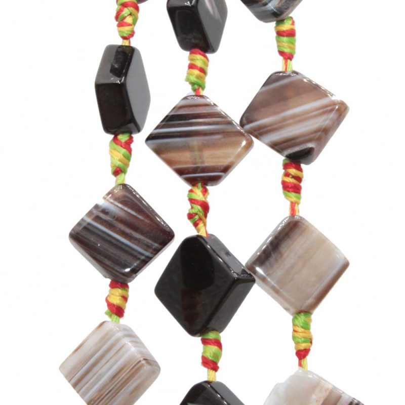 Agata madagascar nera striata rombo irregolare 20 mm 4 pz (mad-66611) - pietreeminuterie.com