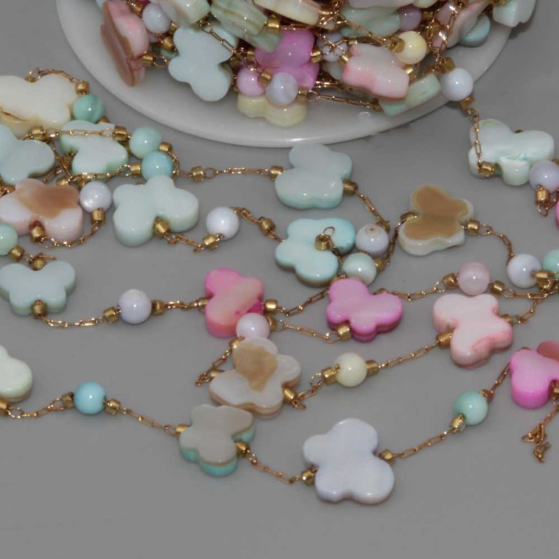 Catena in acciaio oro con madreperla farfalla e palline conf.50 cm (mad-s016) - pietreeminuterie.com