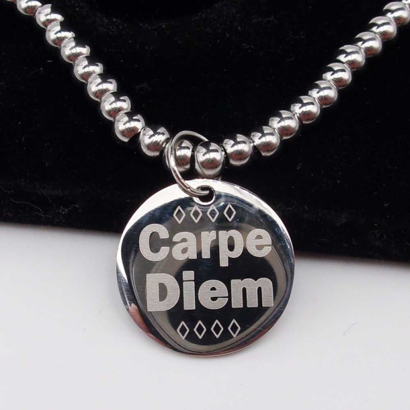 Ciondolo acciaio scritta carpe diem 17.5 mm 1 pz (carpe8739) - pietreeminuterie.com