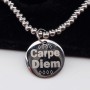 Ciondolo acciaio scritta carpe diem 17.5 mm 1 pz