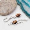 Chiusura ad amo con pietre dure occhi di tigre rodio 37 mm con strass conf. 1 pz - chiu-9020 - pietreeminuterie.com Chiusura ad amo con pietre dure occhi di tigre rodio 37 mm con strass conf. 1 pz (chiu-9020) - pietreeminuterie.com