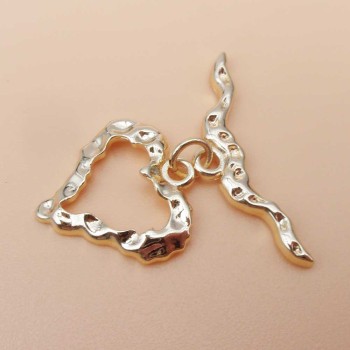 Chiusura a t bar oro cuore 16.7x16.2 mm 1 pz Chiusura a t bar oro cuore 16.7x16.2 mm 1 pz