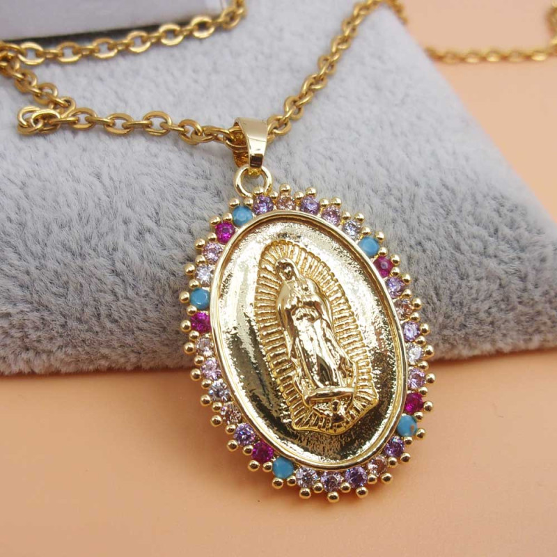 Ciondolo ovale stras colorati madonna 30 mm 1 pz (mad30mm) - pietreeminuterie.com