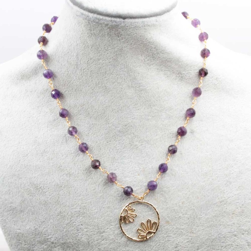 Collana con pietre dure di ametista e ciondolo floreale (col-am0299) - pietreeminuterie.com