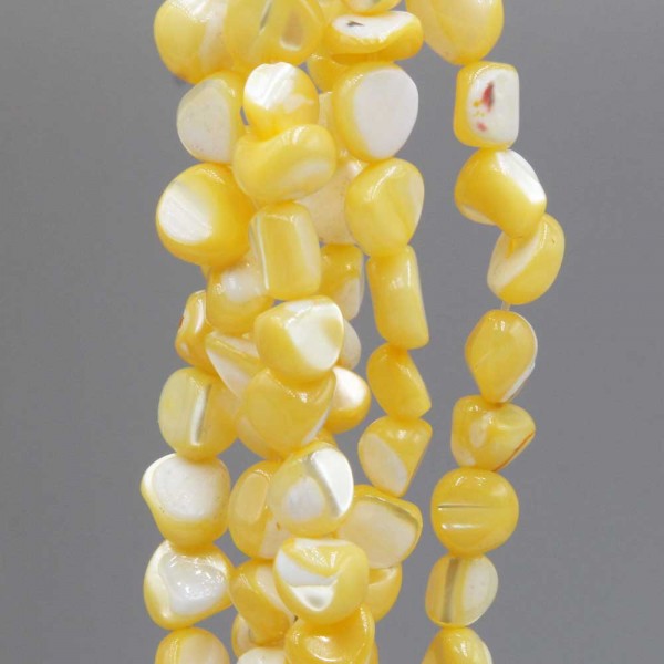 Perline Conchiglia | Conchiglie naturali pepite 6/8 mm gialle filo 40 cm - chiga11cca