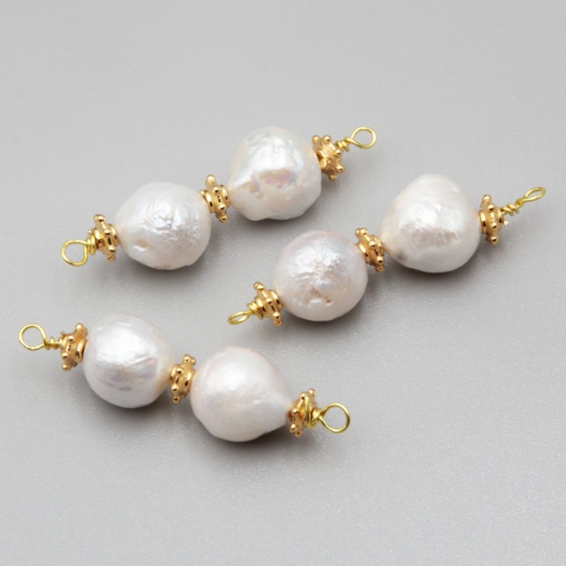 Connettore perle di fiume bianche 10 mm, 40 mm circa conf.1 pz - con-per2 - pietreeminuterie.com Connettore perle di fiume bianche 10 mm, 40 mm circa conf.1 pz (con-per2) - pietreeminuterie.com