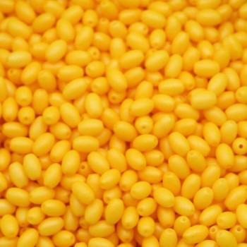 Perline in vetro Chicco di riso 7x4 mm gialle conf. 20 GR (circa 90 pz) Perline in vetro Chicco di riso 7x4 mm gialle conf. 20 GR (circa 90 pz)