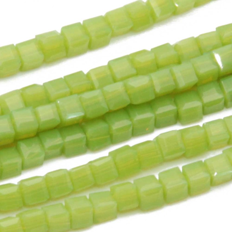 Cristalli cubic 2 mm green filo 40 cm (cub-6az) - pietreeminuterie.com