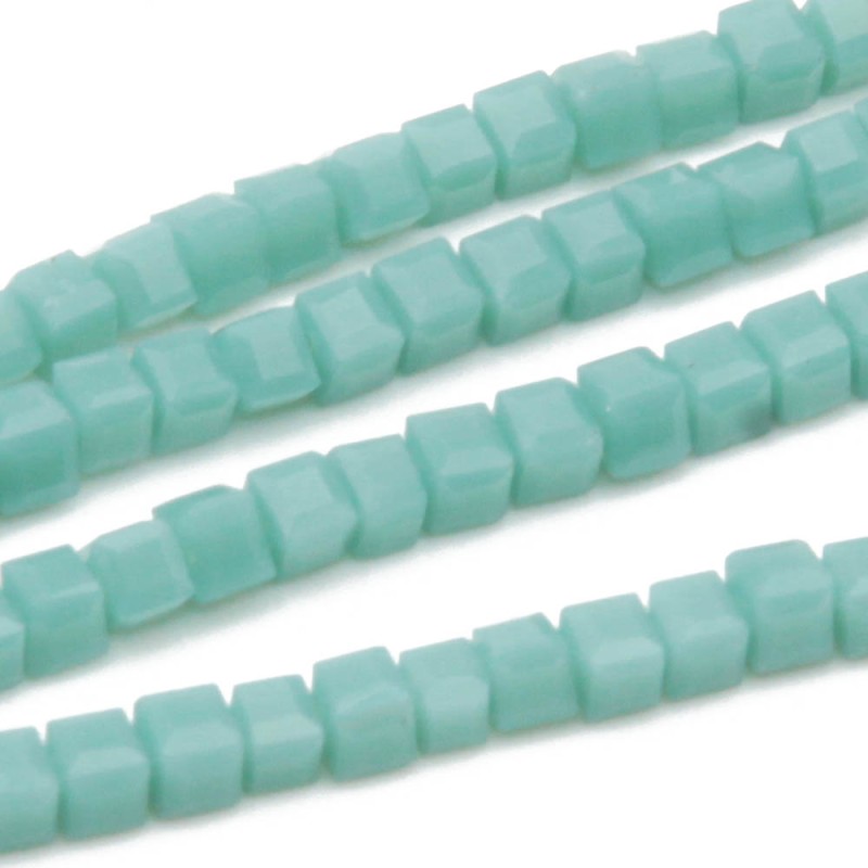 Cristalli cubic 2 mm hooker s green filo 40 cm (cub-3az) - pietreeminuterie.com