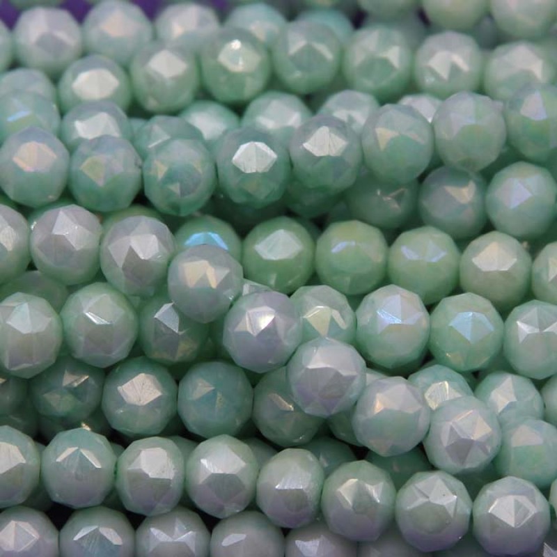Cristalli diamond cut verde chiaro multicolor 6 mm filo 40 cm Cristalli diamond cut verde chiaro multicolor 6 mm filo 40 cm