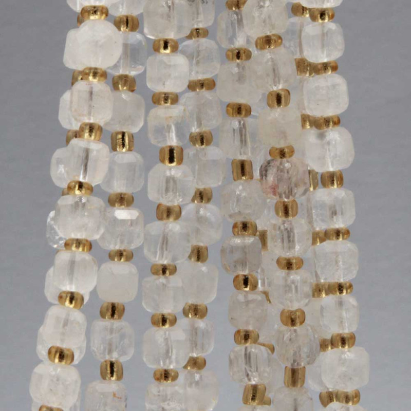 Pietre dure cubi sfac. 5 mm quarzo bianco grado A+++ filo 40 cm (cub11101) - pietreeminuterie.com