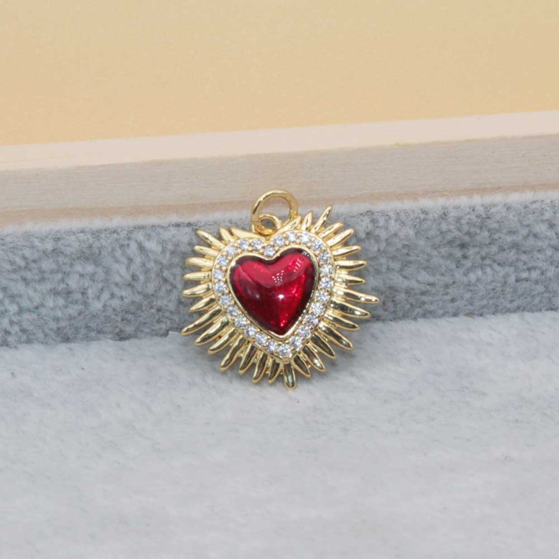 Cuore sacro placcato oro 18 kt 19x18 mm smaltato rosso 1 pz (heart-01-3) - pietreeminuterie.com