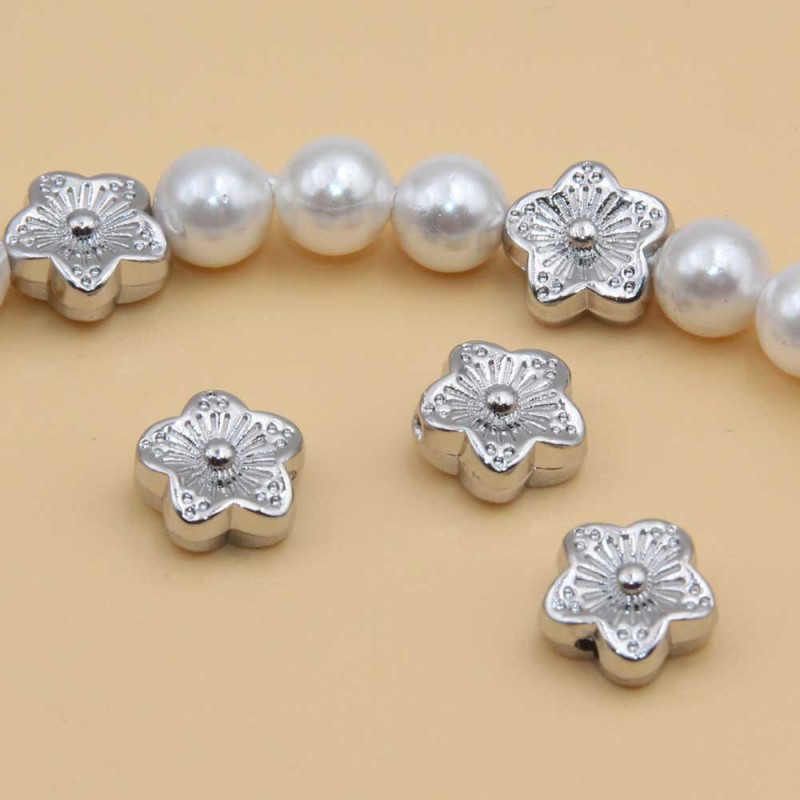 Distanziatore white gold plated fiore 8 mm 10 pz - fio-e-331 - pietreeminuterie.com Distanziatore white gold plated fiore 8 mm 10 pz (fio-e-331) - pietreeminuterie.com