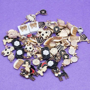 Lotto charms smaltati misto conf. 100 grammi