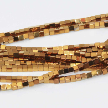 Ematite cubetti oro 4 mm filo 40 cm