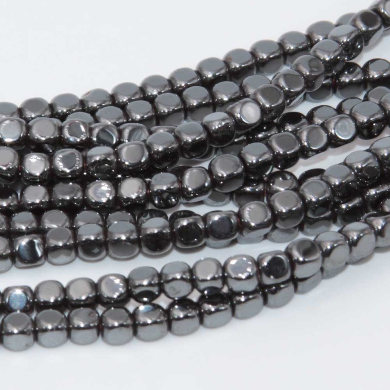 Ematite cubetti 4 mm filo 40 cm - off-0043 - pietreeminuterie.com Ematite cubetti 4 mm filo 40 cm (off-0043) - pietreeminuterie.com