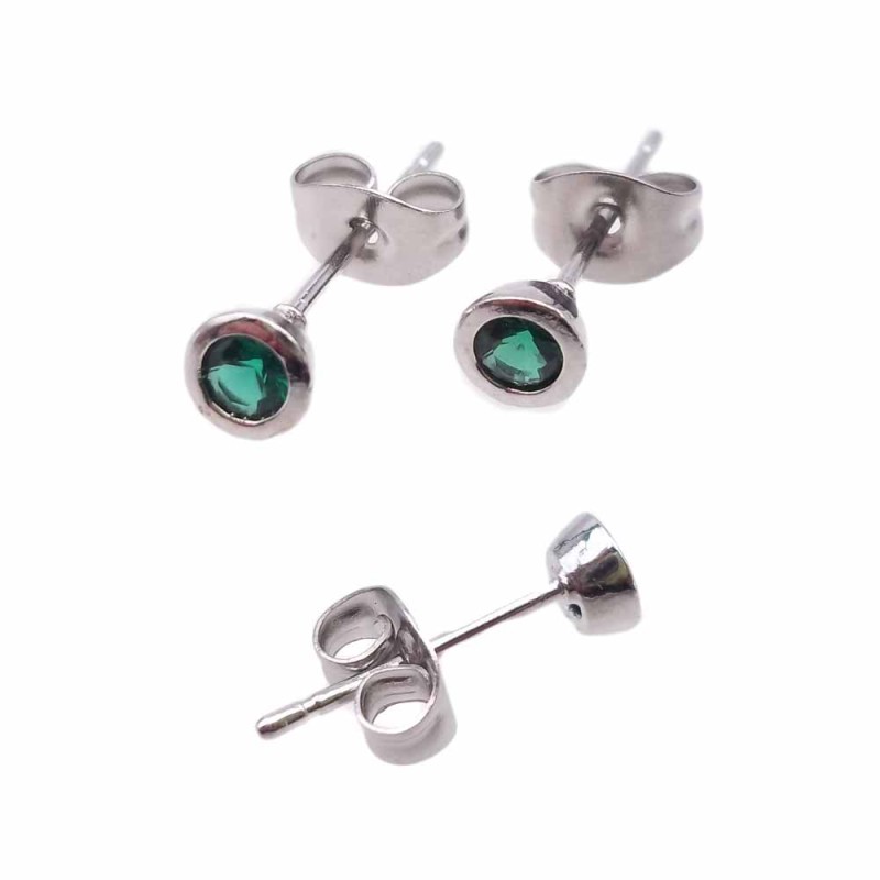 Orecchini a perno ottone rodiato con cristallo verde 4.4 mm 2 pz - kj3 - pietreeminuterie.com Orecchini a perno ottone rodiato con cristallo verde 4.4 mm 2 pz (kj3) - pietreeminuterie.com