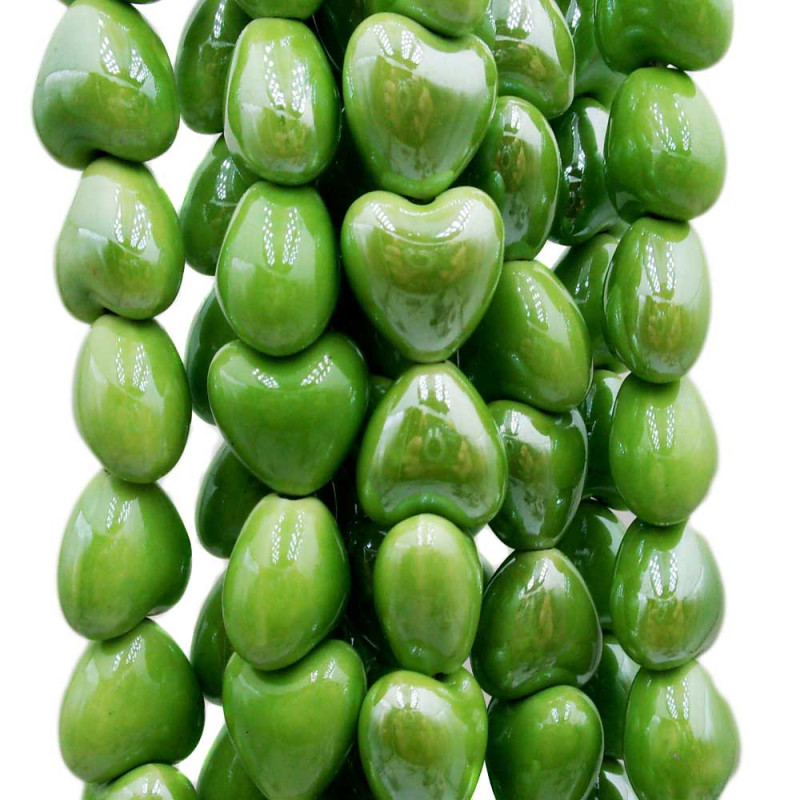 Cuori in ceramica verde 12.5x11.5 mm filo 30 cm (cuov511) - pietreeminuterie.com