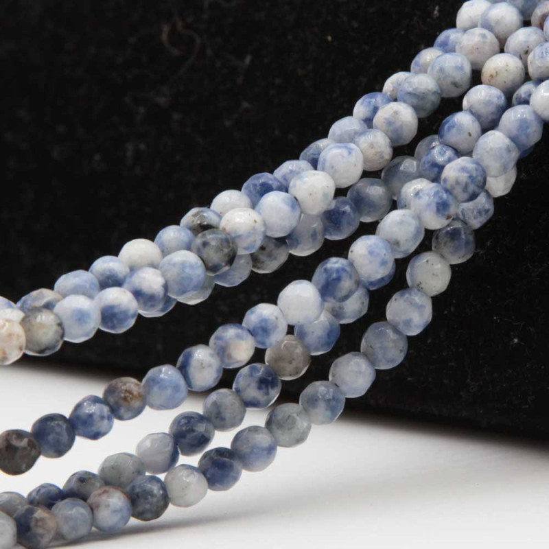 Sodalite tonda sfacc.4 mm filo 40 cm (sod-4mm1) - pietreeminuterie.com
