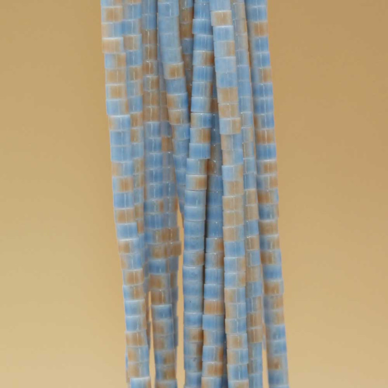 Perline in vetro tubicino 2.2x1.5 mm celeste e avorio filo 40 cm (tub-vet-11) - pietreeminuterie.com
