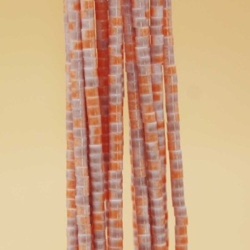 Perline in vetro tubicino 2.2x1.5 mm arancio bianco sporco filo 40 cm Perline in vetro tubicino 2.2x1.5 mm arancio bianco sporco filo 40 cm