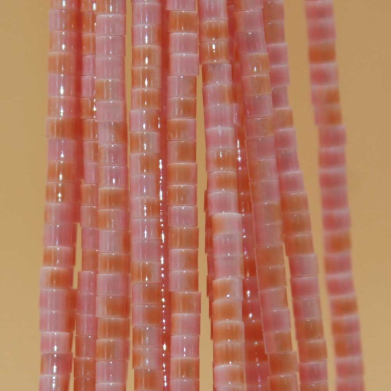 Perline in vetro tubicino 2.2x1.5 mm rosa bianche filo 40 cm - tub-vet-4 - pietreeminuterie.com Perline in vetro tubicino 2.2x1.5 mm rosa bianche filo 40 cm (tub-vet-4) - pietreeminuterie.com