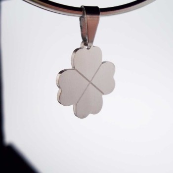 Charms acciaio 17 mm quadrifoglio 2 pz