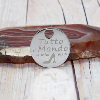 Ciondolo scritta tutto il mondo ai miei piedi 5 pz
