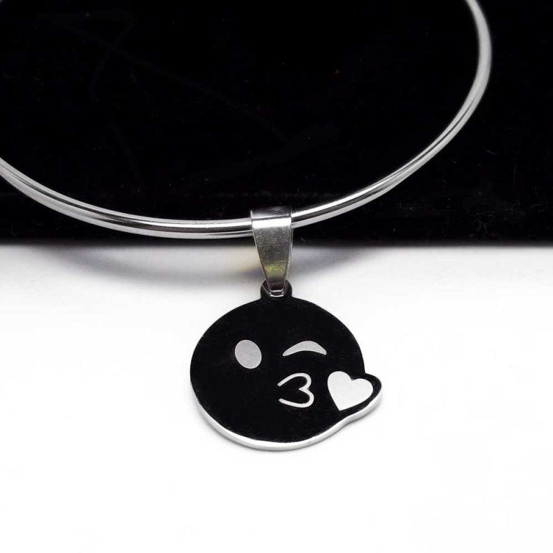 Emoticon kiss 18 mm pacco 1 pezzo (emo88) - pietreeminuterie.com